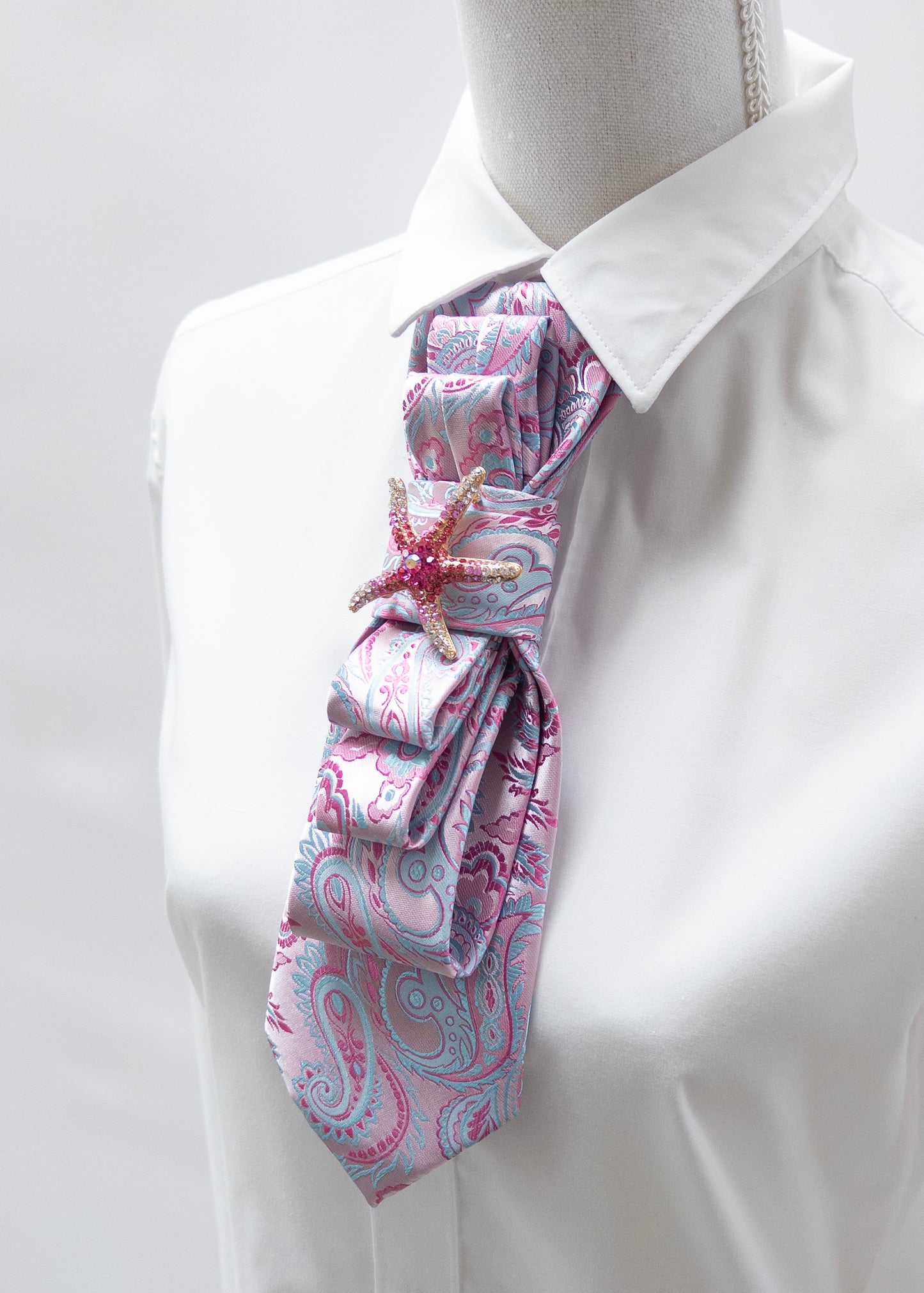 Stropdas licht roze en blauw zeester