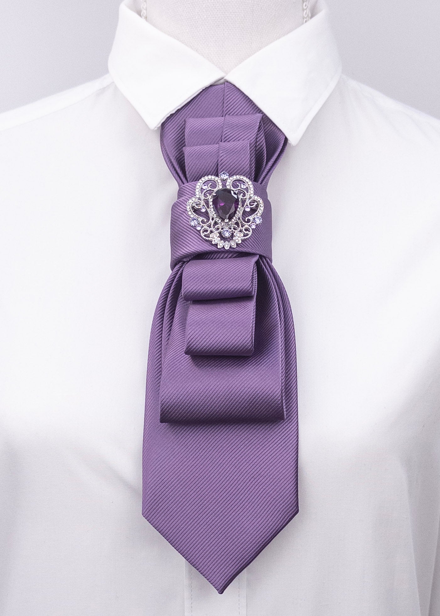 Stropdas paars barok broche