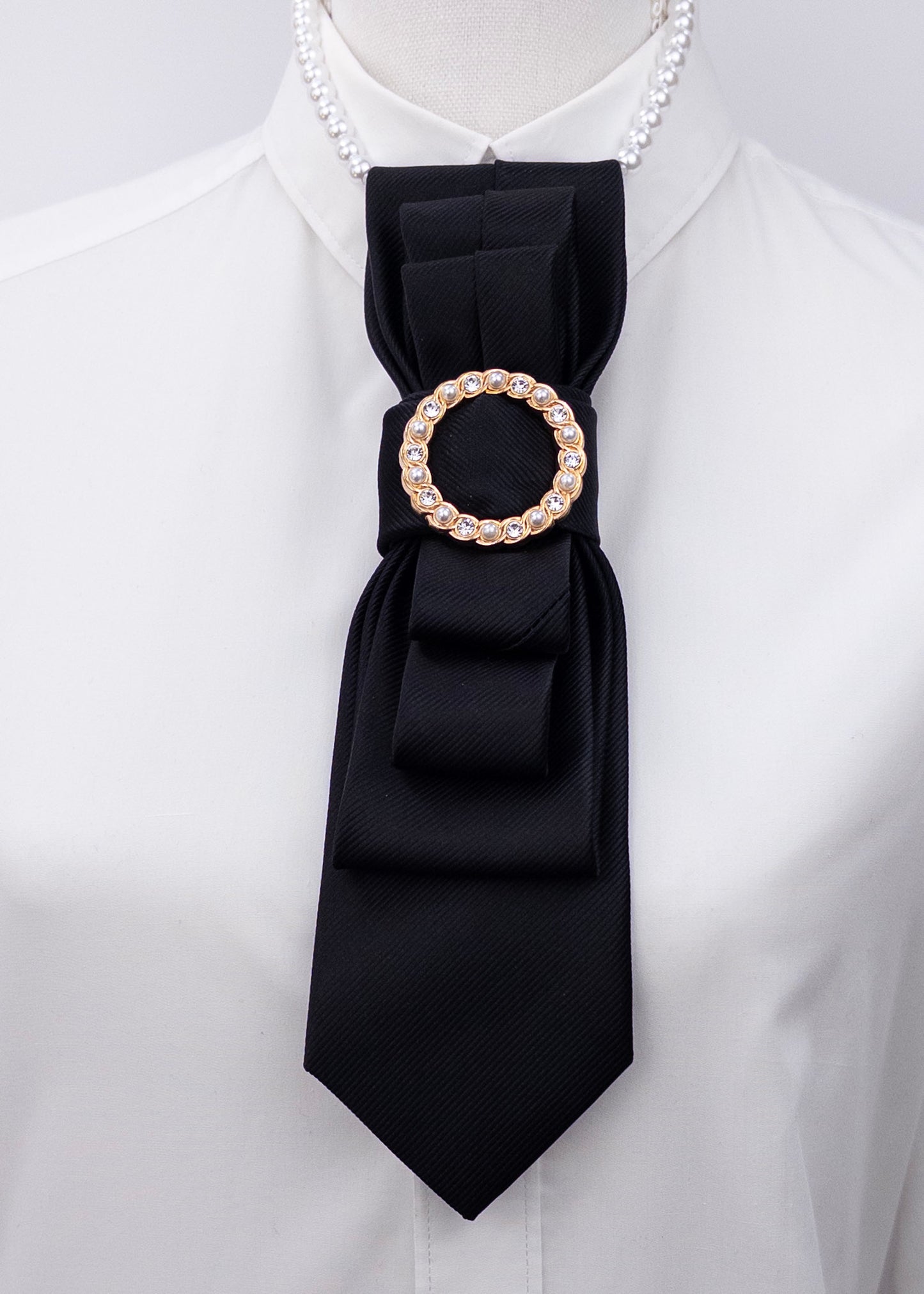 Stropdas zwart-broche-rond