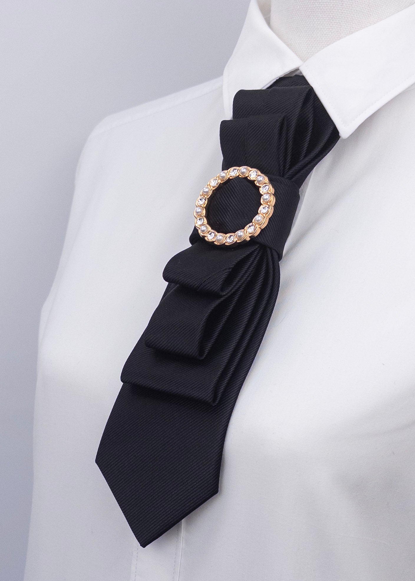 Stropdas zwart-broche-rond