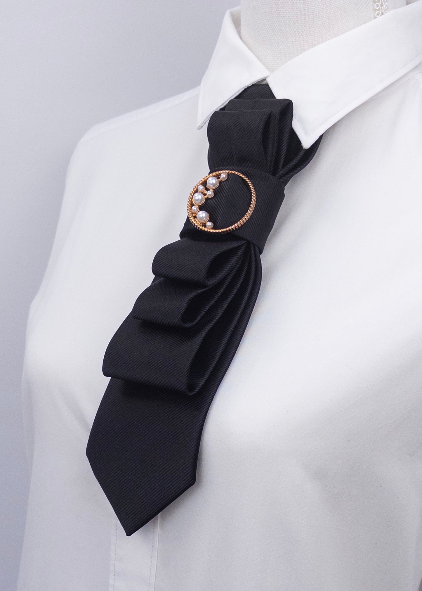 Stropdas zwart-broche-parel